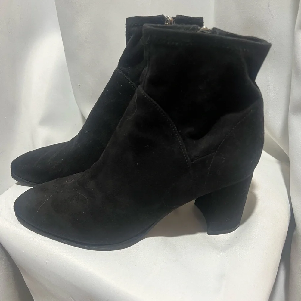 Marc Fisher Dyvine Black Ankle Boots size 7.5